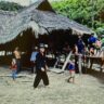1983年頃アカ族の村で