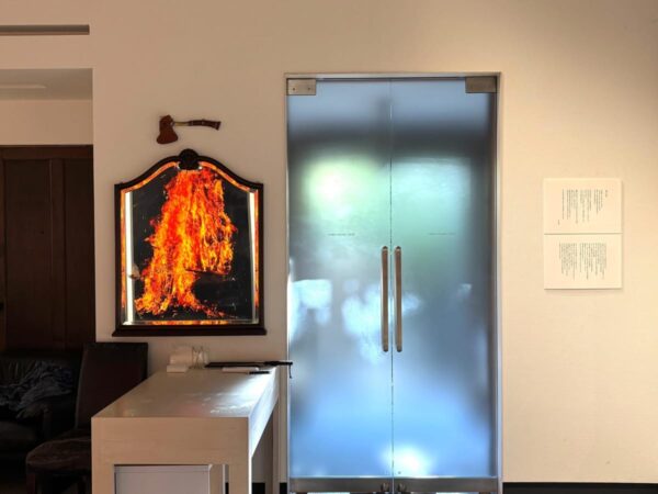 「滝と火炎」展示替え