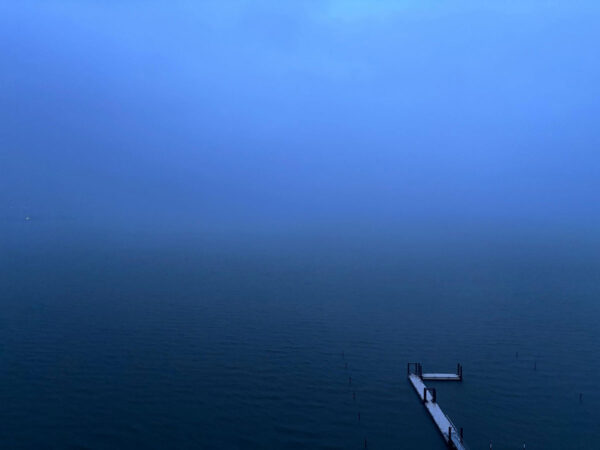 朝4:46分の琵琶湖